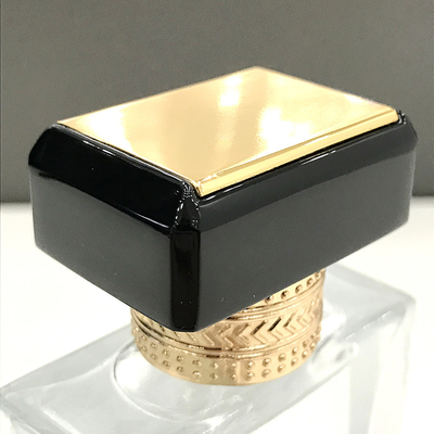 購入 カスタマイズされたザマック香水容器 41*29*30mm 金/銀のキャップ online manufacture