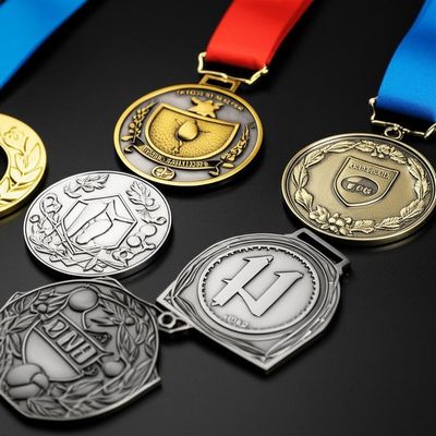 購入 Customized Design Metal Award Medal with 2mm Thickness and 7-10 Business Days Production online manufacture