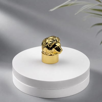 購入 卸売 高光沢 金 リアル ライオンヘッド 香水 ボトルキャップ 重量 3D 動物彫刻 ザマック 閉塞 OEM オーダーメイド 彫刻 ロゴ 中東 贅沢 香水 梱包 オンライン製造