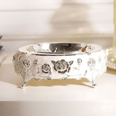 購入 30mmの円形リングによって浮彫りにされるロゴの金属のシガー浜の灰皿 online manufacture