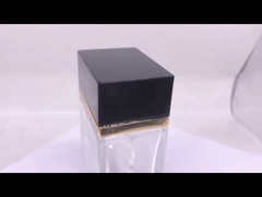 金色のキャップ